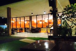 ร้านตะวันออกเฉียงเหนือ
