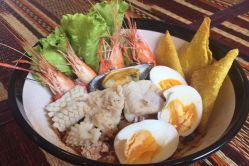 ร้านก๋วยเตี๋ยวต้มยำลายเส้น